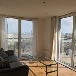  Apartment 2 Bed 2 Baths Apt In Stratford United Kingdom